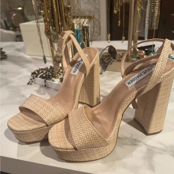 Steve Madden Women's Tan Platform Sandals - Picture 2 of 5
